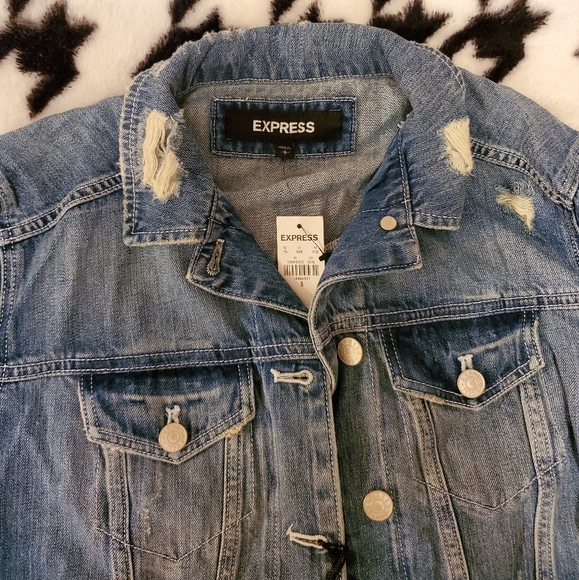 NWT Express Western Yoke Distressed Denim Trucker Jacket - Picture 4 of 7